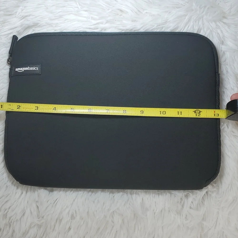 Amazon Basics Electronic Pouch